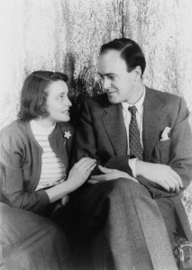 Roald Dahl Roald Dahl se casó con la actriz estadounidense Patricia Neal en 1953. Tuvieron 5 hijos.