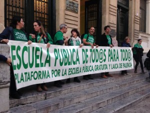 Contra la LOMCE Convocantes de la concentración. Foto Radio Palencia
