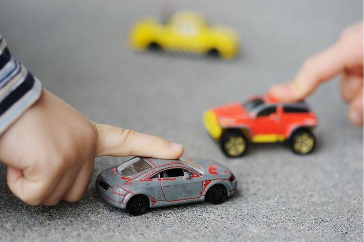 Cómo elegir juguetes seguros para niños pequeños | Señales de desgaste en un juguete: bordes rotos y piezas sueltas