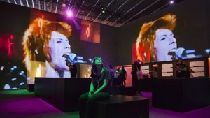 Una de las salas de 'David Bowie is' en el Museu del Disseny de Barcelona / Foto: Francesc Melcion