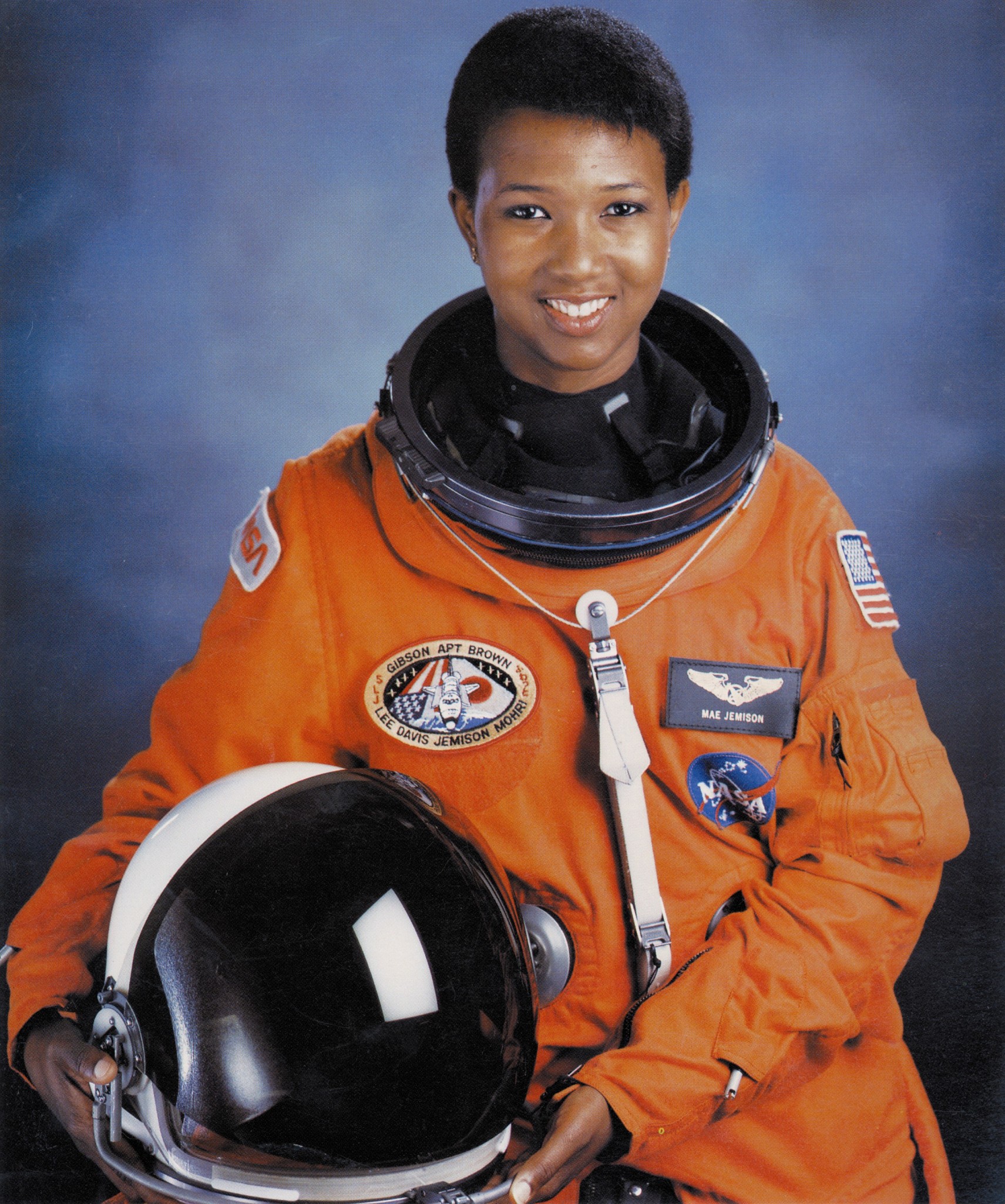 Cuentos de buenas noches para niñas rebeldes. MAE C. JEMISON ● Astronauta y doctora