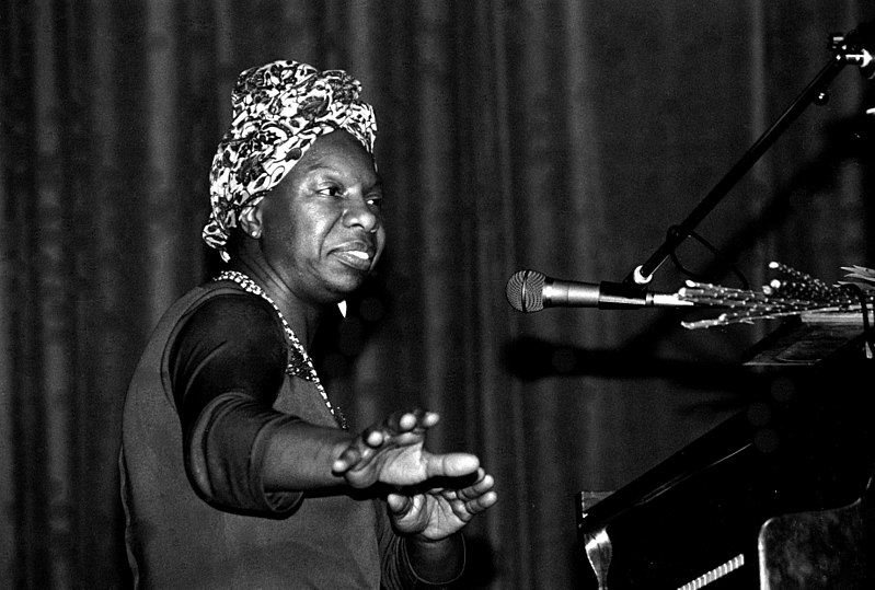 Cuentos de buenas noches para niñas rebeldes. NINA SIMONE ● Cantante. Imagen de 1982