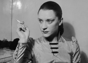 María Casares, en 1949 en un montaje de ‘Los justos’, de Camus, en el Teatro Hébertot de París. ROGER VIOLLET (CORDON PRESS)