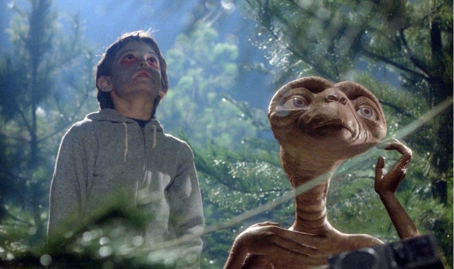 E.T. 1982 película para niños aprendizaje amistad