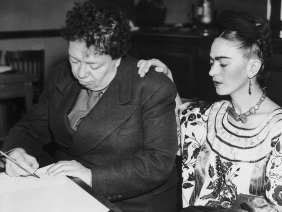 Kahlo y Rivera se casan por segunda vez en el Ayuntamiento de San Francisco (EE.UU.) el 8 de diciembre en 1940.