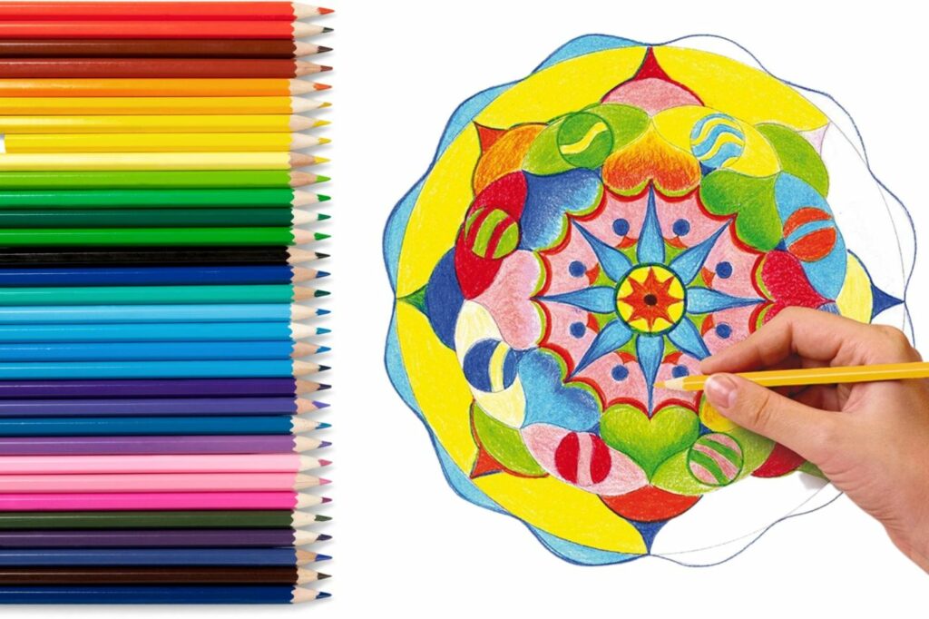 niño coloreando mandala con lápices de colores