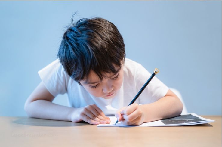 Dirección del trazo en la escritura de un niño zurdo