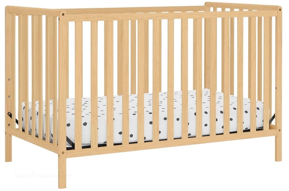 Cuna preparada de forma segura para los primeros días de un recién nacido